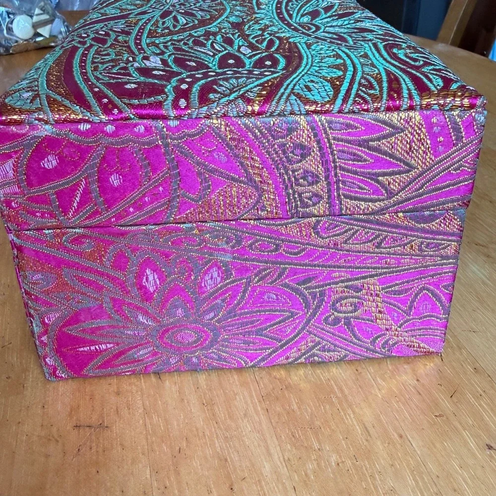 N/A ornate silk